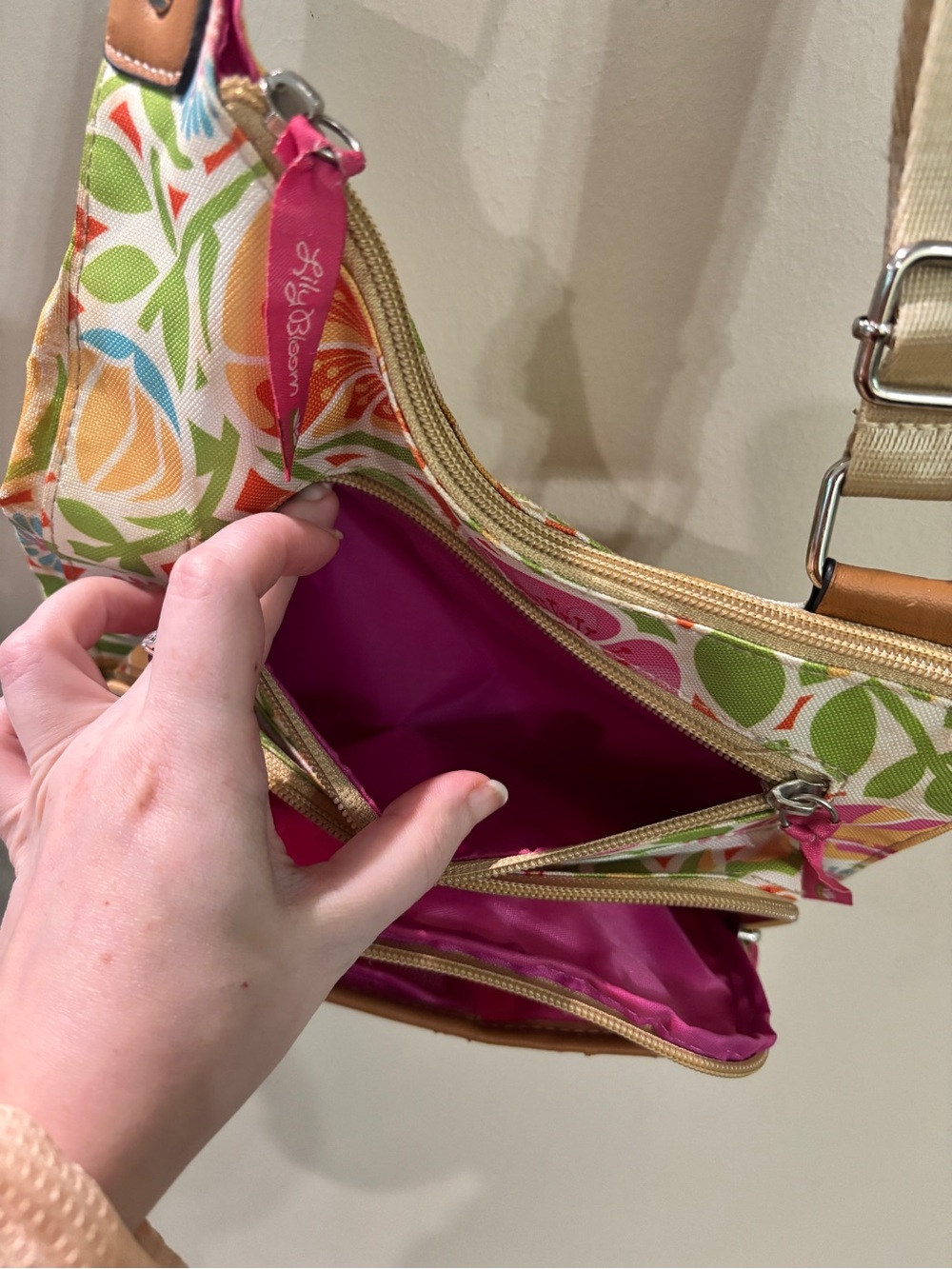Lily Bloom Multicolor Floral Crossbody Shoulder Bag Perfect for Summer - Picture 9 of 12
